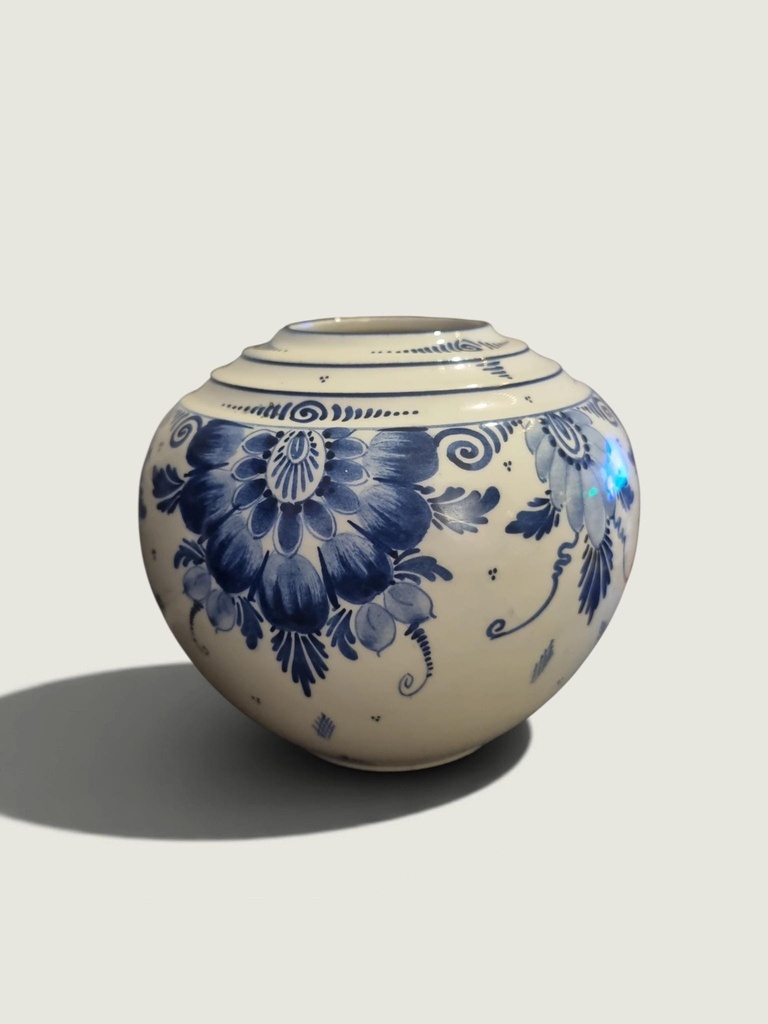 Hand Painted Floral Ceramic Decorative Vase Hand Painted Floral Ceramic Decorative Vase