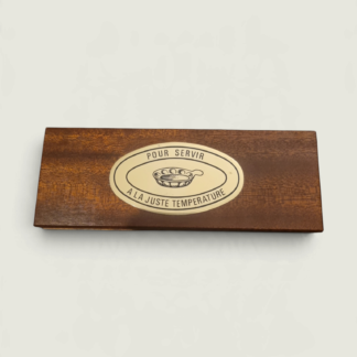 Closed wooden wine thermometer case with French serving-temperature label