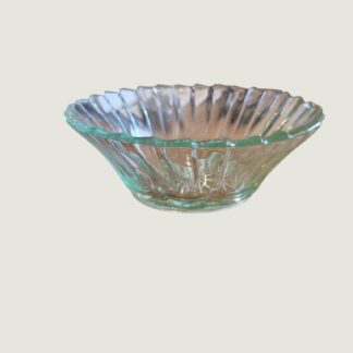 Vintage Pressed Glass Bowl – Scalloped Rim & Starburst Base